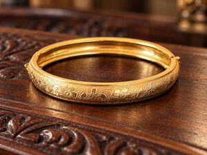 Vintage 1950s Child's Bracelet Gold Filled Floral Scroll Engraved Bangle - 15F